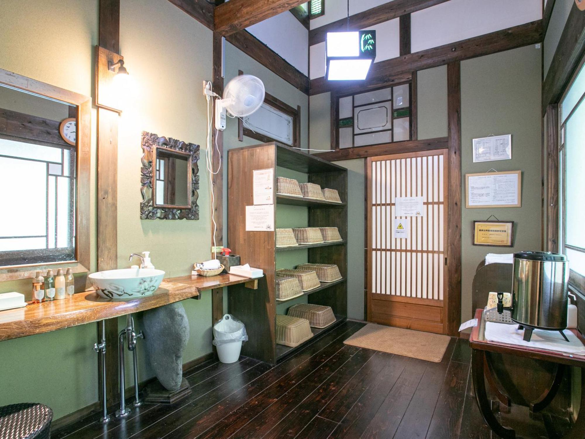 Yufuin Besso Shikisai Hotel Exterior photo